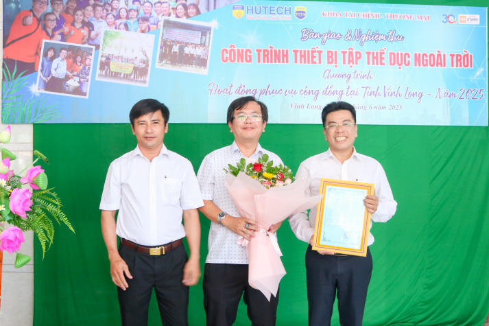 Khoa Tài chính - Thương mại bàn giao công trình vì sức khỏe cộng đồng tại tỉnh Vĩnh Long 40