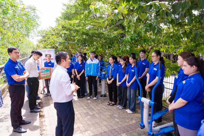 Nhà trường “tiếp lửa” nhiệt huyết cho các chiến sĩ Mùa hè xanh HUTECH 2025 10