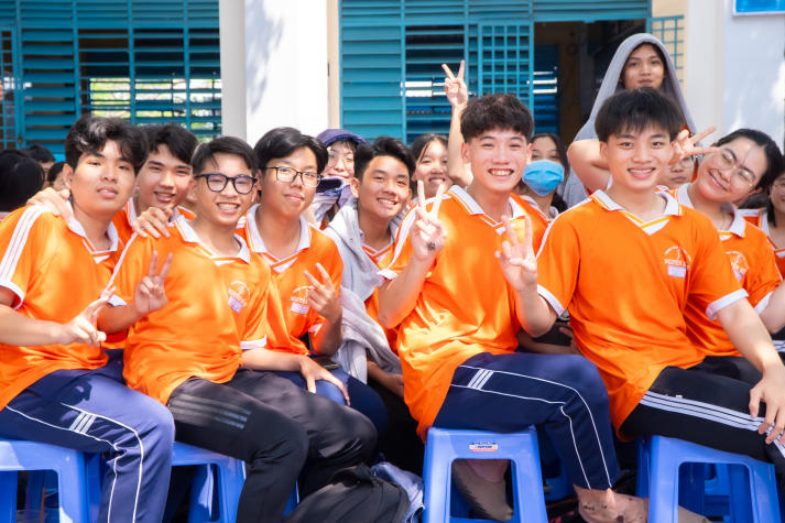 Sinh viên ngành Tâm lý học kết nối hơn 2.000 học sinh An Giang qua hành trình “Hiểu tâm lý - Vững tương lai” 140