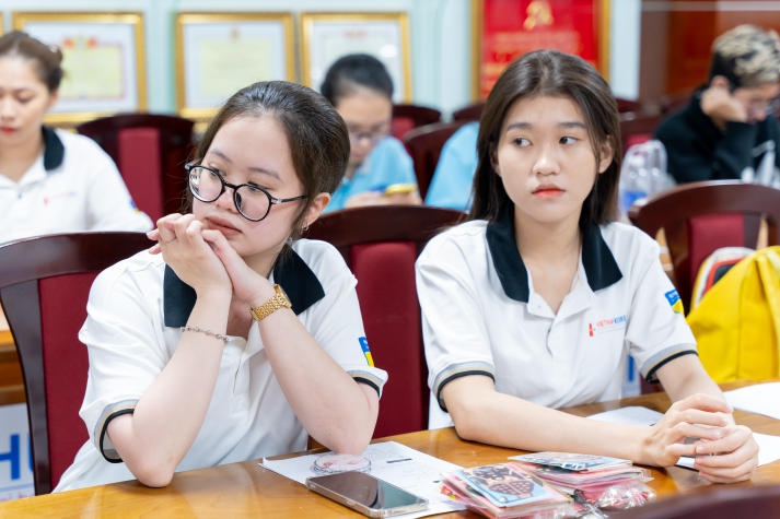 Sinh viên HUTECH tìm hiểu cách xây dựng kịch bản phim truyền hình Hàn Quốc K-Drama 100