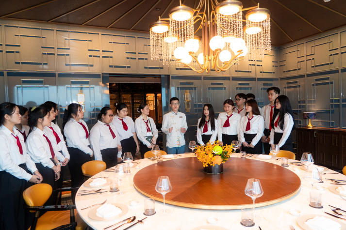 Trải nghiệm chuẩn “5 sao” tại Hilton Saigon của sinh viên Khoa Quản trị Du lịch - Nhà hàng - Khách sạn 58