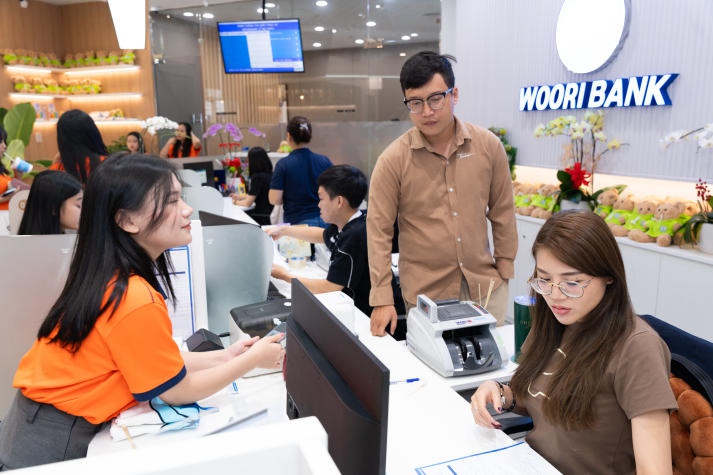 Hăng hái tham quan thực tế Ngân hàng Woori, sinh viên Khoa Hàn Quốc học HUTECH thêm trải nghiệm giá trị 42