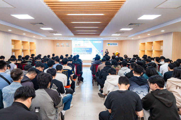 Định hướng nghề IT: Nắm bắt xu hướng, làm chủ tương lai cùng sinh viên Khoa Công nghệ thông tin 8