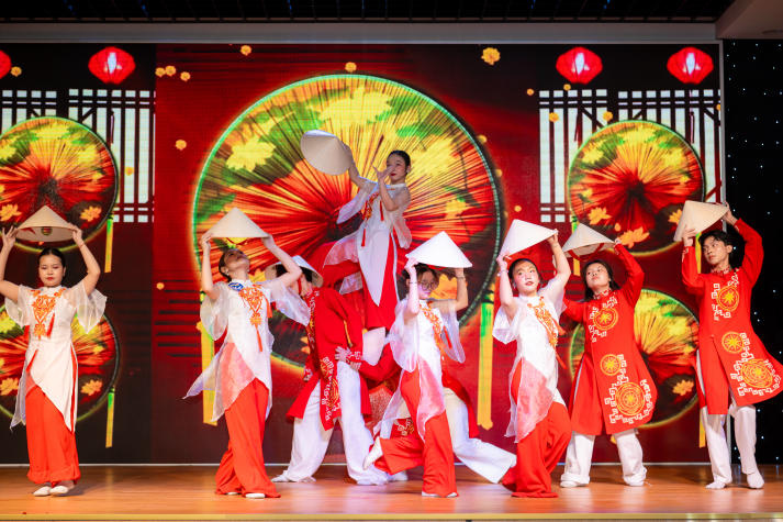 Vòng Bán kết HUTECH’s Got Talent 2026 bùng nổ với những cá tính nghệ thuật đa sắc 112