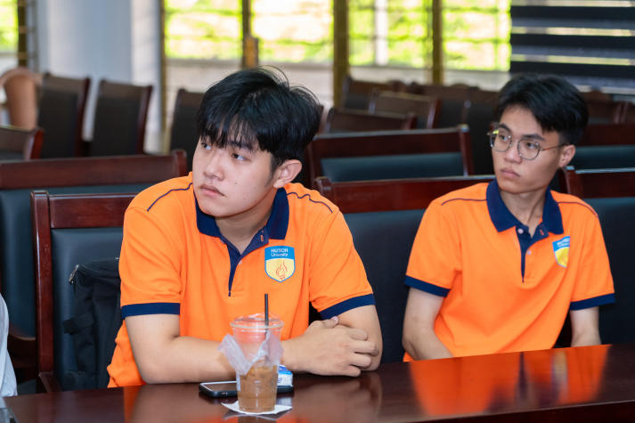 Sinh viên Công nghệ sinh học HUTECH khám phá tiềm năng vi sinh vật tại Viện Khoa học Sự sống 15