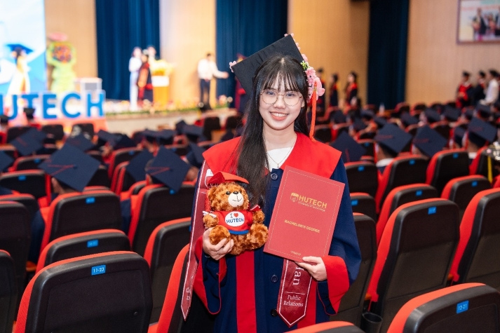 Vừa tốt nghiệp, nữ sinh PR đã tự tin làm việc tại thương hiệu thời trang cao cấp 23