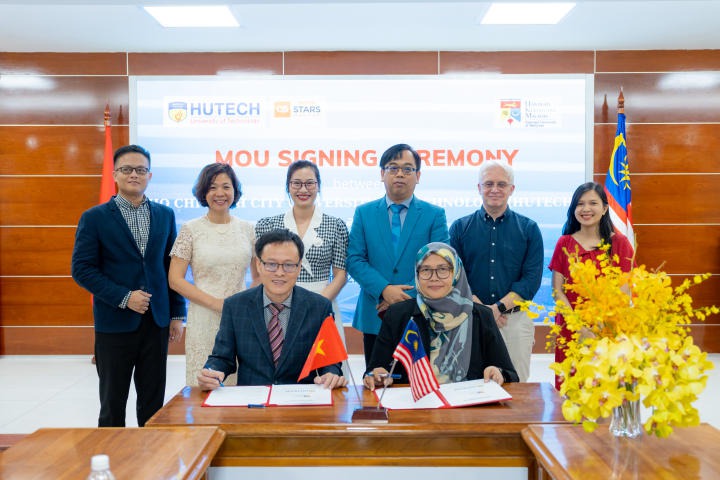 HUTECH signs MOU with the National University of Malaysia (UKM) 100