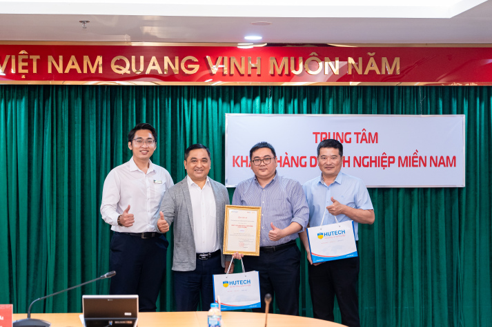 Viettel Telecom mở góc nhìn thực tế về công nghệ kinh doanh số cho sinh viên Thương mại điện tử 4