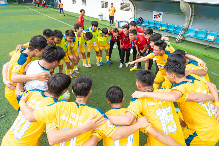 Đội tuyển bóng đá HUTECH lọt vào bảng đấu “tử thần” tại vòng Chung kết Cúp THACO 2025 54