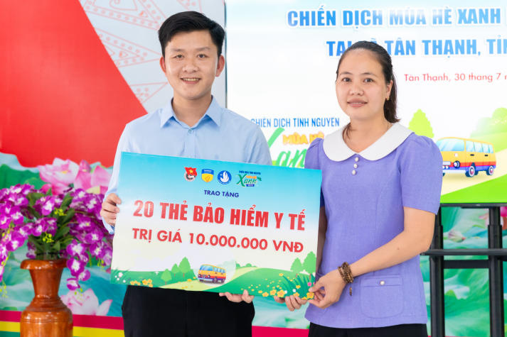 Mùa hè xanh HUTECH 2025 mặt trận Đồng Tháp: Hành trình trưởng thành, gắn kết và lan tỏa yêu thương 113