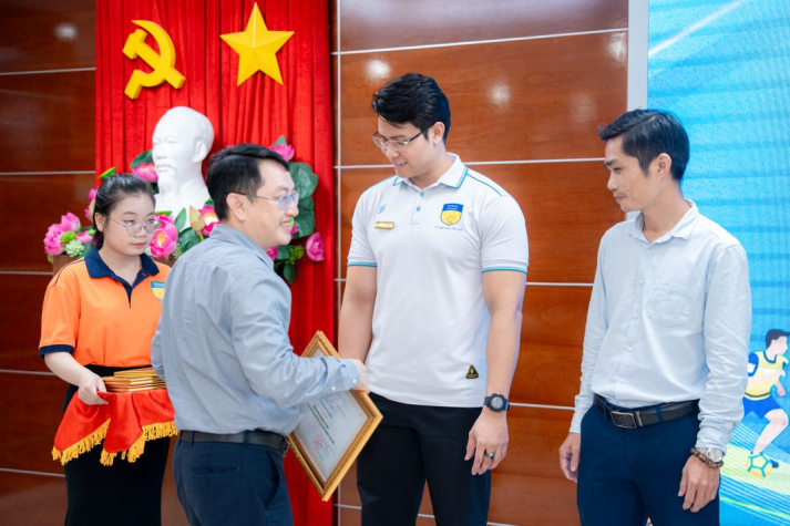 [Hội thao CB-GV-NV 2026] HUTECH khép lại mùa Hội thao 2026 bằng tinh thần đoàn kết và nhiệt huyết 151