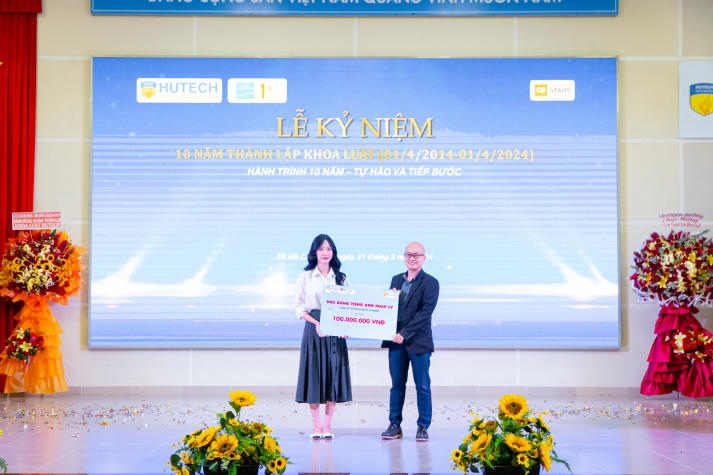 Khoa Luật HUTECH rộn ràng chào đón mốc son 10 năm thành lập 149