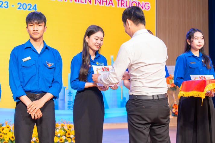 Hội nghị tổng kết năm học: Dấu ấn thành công và khởi đầu mới của Khoa Quản trị kinh doanh 63