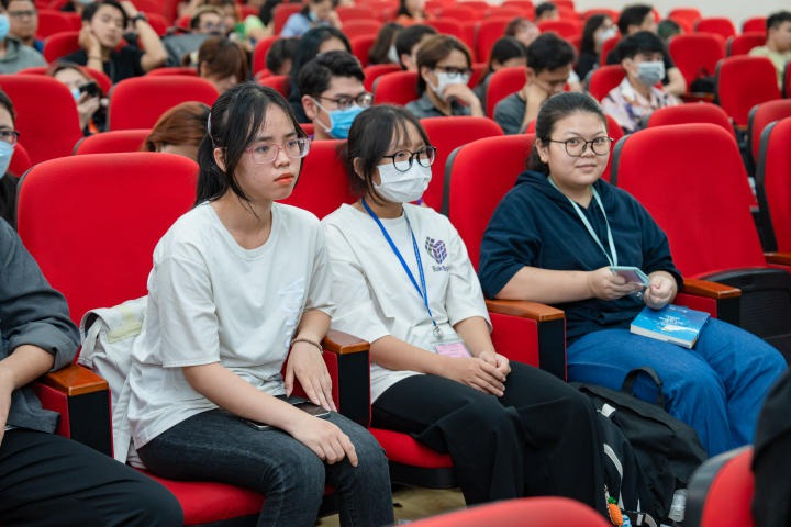 Sinh viên Khoa Kiến trúc - Mỹ thuật học cách ứng dụng AI trong thiết kế cùng doanh nhân Richdad Lộc 135