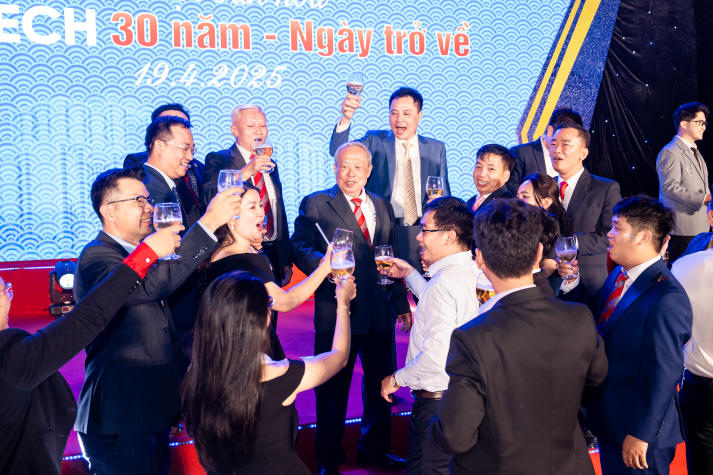 “HUTECH 30 năm - Ngày trở về” và hành trình kết nối những thế hệ 128