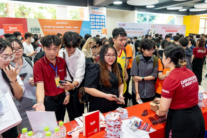 “Săn” việc doanh nghiệp đa quốc gia tại HUTECH International Job Fair 2025 - Gần 1.900 đầu việc chờ đón vào 22/5 10