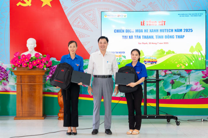 Mùa hè xanh HUTECH 2025 mặt trận Đồng Tháp: Hành trình trưởng thành, gắn kết và lan tỏa yêu thương 110