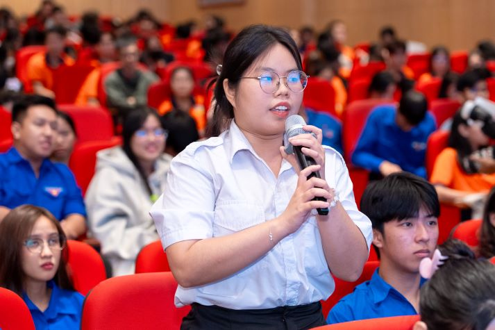HUTECH-ers học cách khai thác AI hiệu quả trong học tập, nghiên cứu và nghề nghiệp 83
