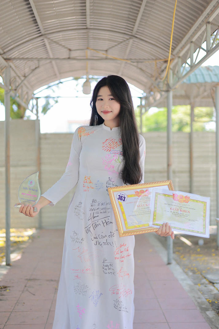 Gương mặt tân sinh viên Lê Thị Kiều Trinh: Vừa “cháy” trên sân bóng, vừa sáng trong học tập 60