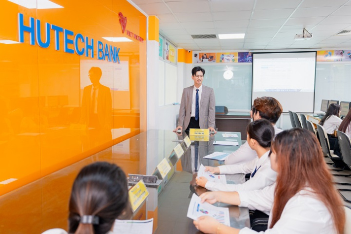 Thông tin tuyển sinh Đại học chính quy năm 2025 của HUTECH 1956