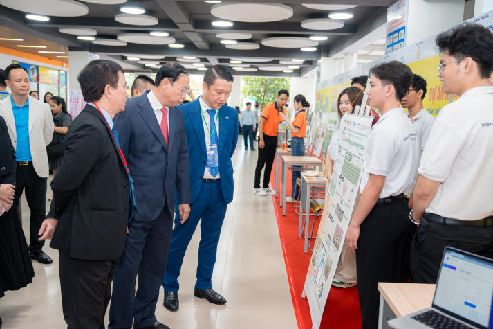 HUTECH cùng SHTP kiến tạo hệ sinh thái công nghệ chiến lược thúc đẩy chuyển đổi kép số - xanh 57