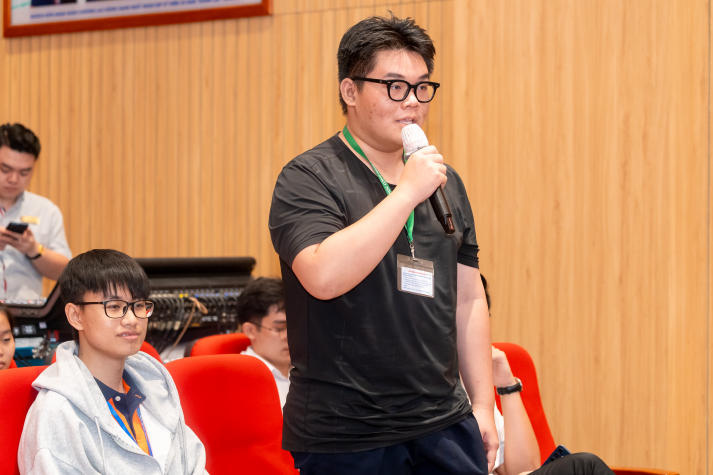 Sinh viên HUTECH học “bí quyết khởi nghiệp thật” từ CEO đàn anh 96