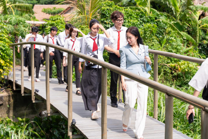 Exploring a Green Resort Experience with HUTECH Students at An Lam Retreats Saigon River 62