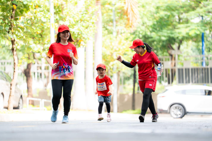 [Video] Sôi động, gắn kết và bùng nổ tại Hội thao Cán bộ - Giảng viên - Nhân viên HUTECH 2025 192