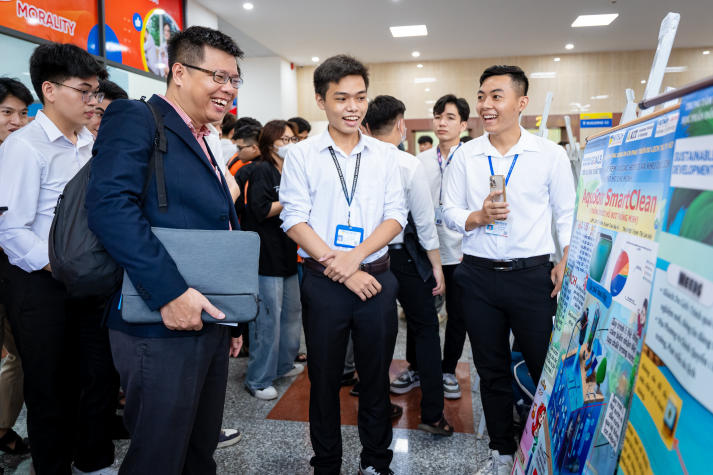 HUTECH earns 5-star rating for teaching quality from QS Rankings 138