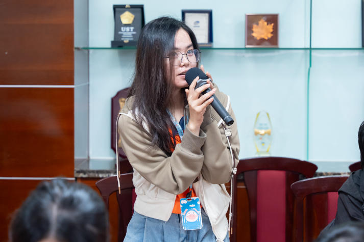 [Ảnh] Sinh viên Khoa Marketing - Kinh doanh quốc tế khám phá tiềm năng AI trong kỷ nguyên số 61