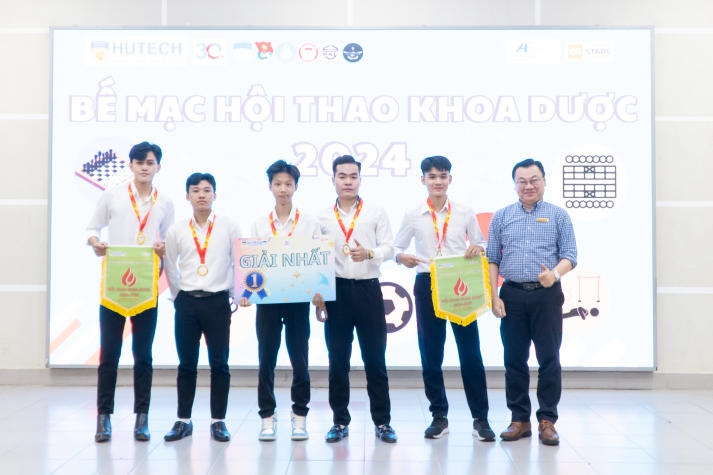 Gala “Xuân sắc màu” và Lễ bế mạc Hội thao sinh viên 2024: rộn ràng mừng xuân, tôn vinh tài năng Khoa Dược 269