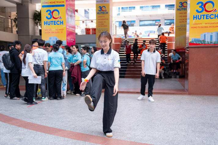 Sắc màu Khoa học sức khỏe bùng nổ tại HUTECH’s Health Festival 2025 119