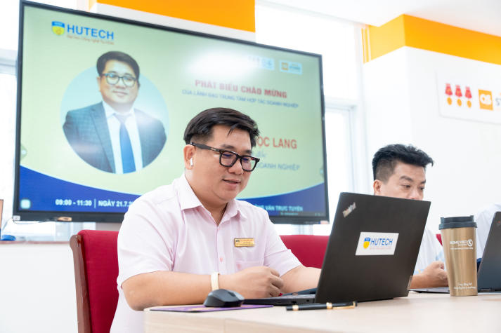 Sinh viên Tài chính - Thương mại mở rộng cơ hội việc làm tại “HUTECH Online Summer Career 2026” 58