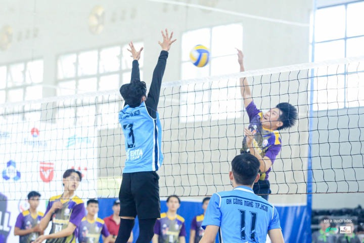 HUTECH đoạt Cúp vô địch “Giải bóng chuyền Trường Đại học Tôn Đức Thắng mở rộng 2023” - TDTU Volleyball Cup 2023 36