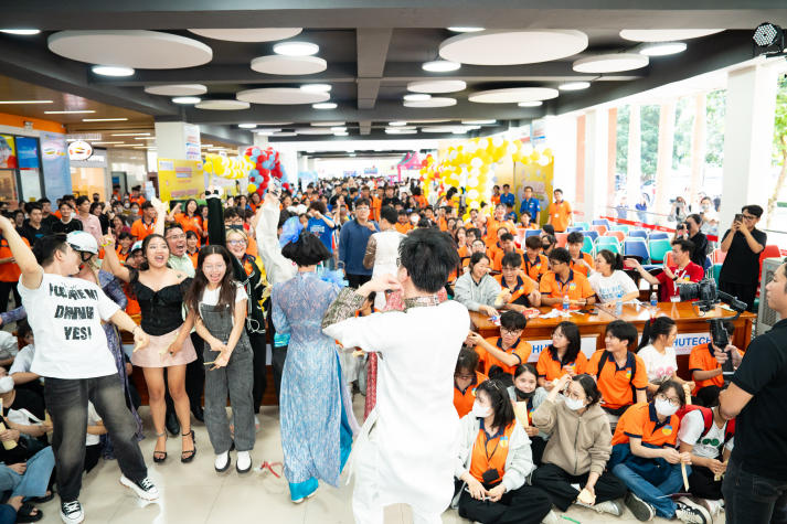[Video] Hẹn gặp HUTECH-ers tại Ngày hội Truyền thống Sinh viên Thu Duc Campus “NEWBIES SAY HI!” 95