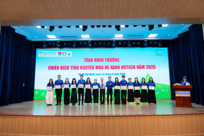 Đoàn - Hội HUTECH tổng kết hành trình cống hiến, phát huy tinh thần xung kích trong mùa hè 2025 207