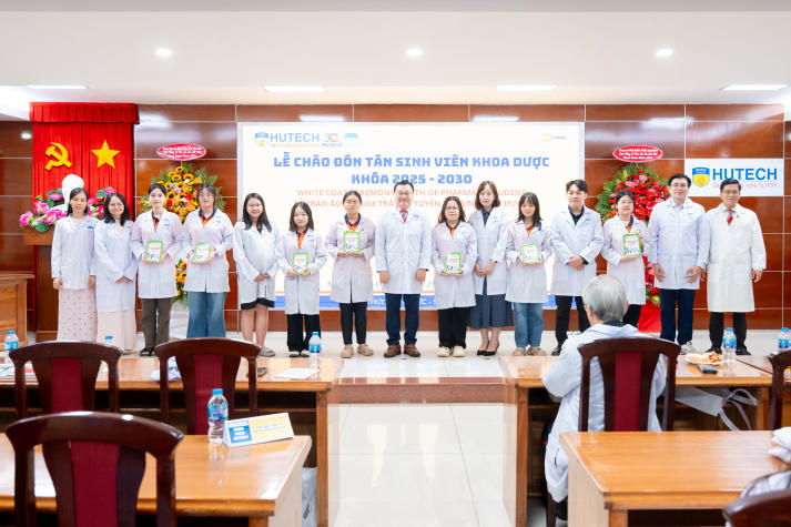 [Video] Dấu ấn đầu đời Blouse trắng: Tân sinh viên Khoa Dược chính thức bước vào hành trình mới 44