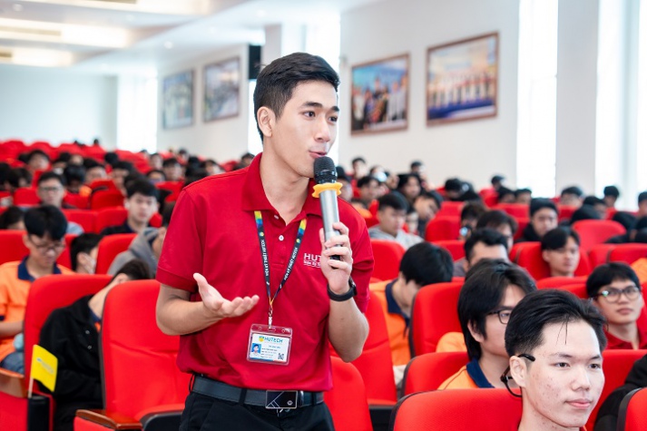 [Video] Shark Louis Nguyễn gửi gắm thông điệp đến sinh viên HUTECH “Chấp nhận thử thách để chạm tới thành công” 42