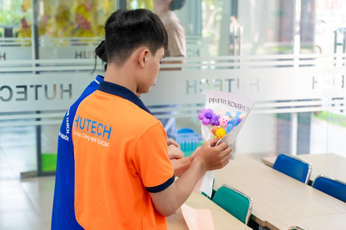 Biến đất sét thành đóa hoa biết nói, sinh viên Khoa Thú y - Chăn nuôi trao yêu thương đến phái nữ 38