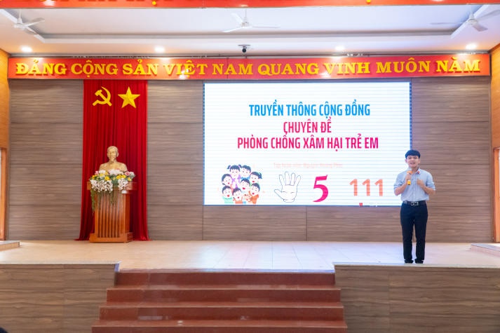 [Ảnh] Khoa Tài chính - Thương mại đồng hành cùng "Tết cho em 2025": Trao niềm vui, nhận yêu thương 43