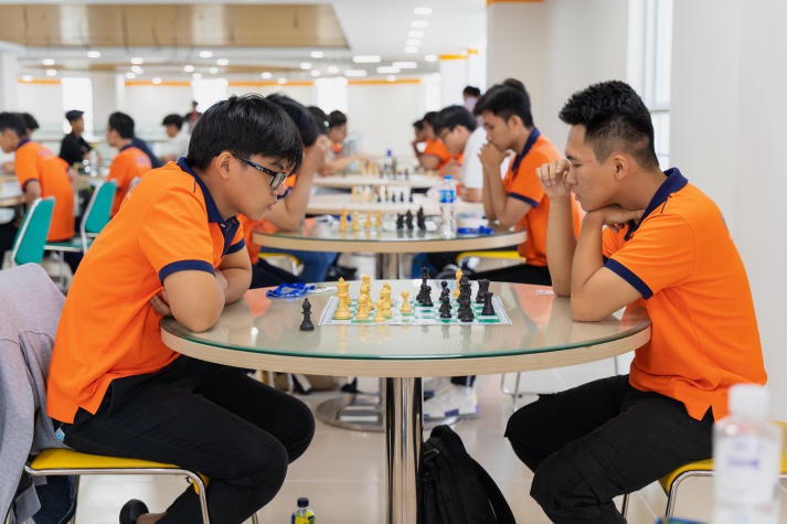 [HUTECH Games 2024] Lộ diện các nhà vô địch môn cờ vua, cờ tướng, cầu lông đơn nam và đơn nữ 18