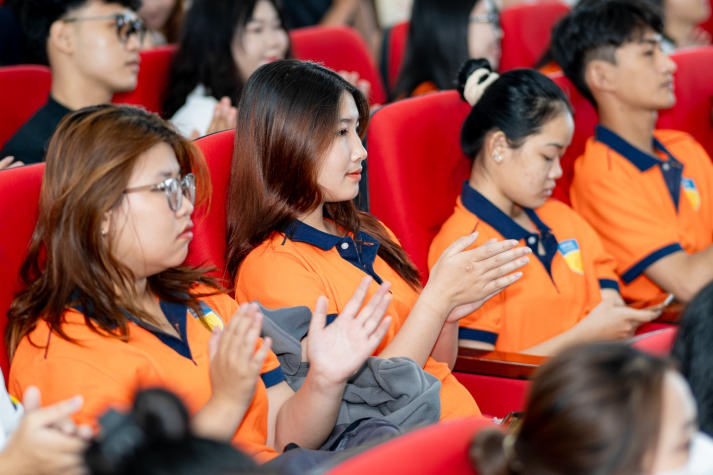 [Video] “Choáng ngợp” trước hơn 1.500 cơ hội việc làm cho sinh viên HUTECH tại “KOREA JOB FAIR 2024” 117