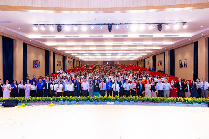 Tổng kết năm học 2024-2025 của Khoa Tài chính - Thương mại với nhiều dấu ấn nổi bật 61