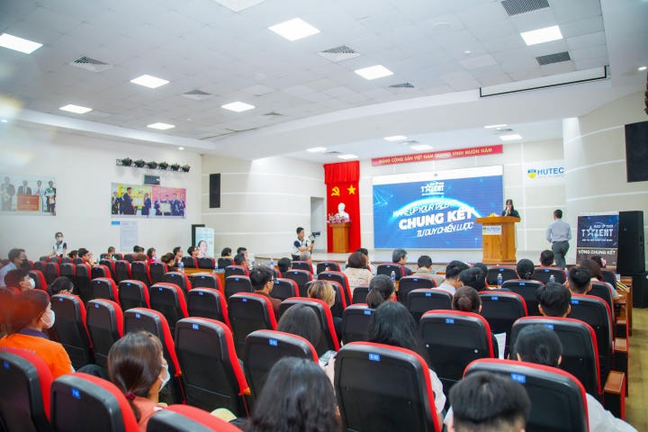 Sinh viên tranh tài lập chiến lược marketing tại Chung kết "Khởi nghiệp kinh doanh - Wake up your Talent" 6