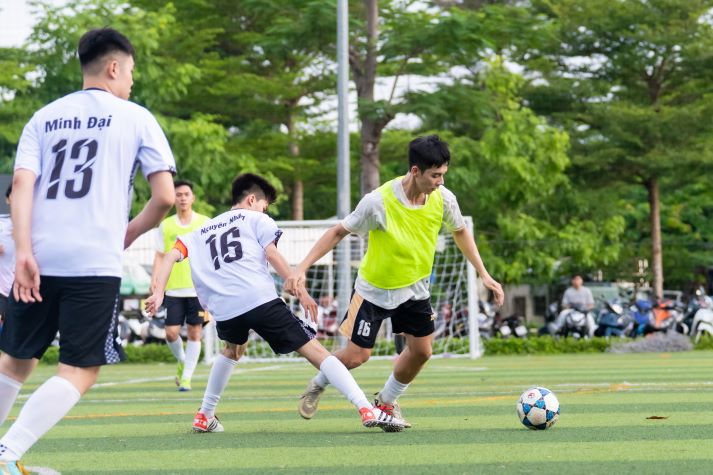 [Giải Bóng đá Sinh Viên HUTECH 2025] Hoàn tất 12 suất vào vòng 1/8, vòng playoff chờ gọi tên 04 đội cuối cùng 19
