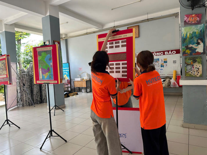 Kết thúc Triển lãm “Sử Việt - Nét hùng ca vàng son”: Dấu mốc trưởng thành của sinh viên ngành Quan hệ công chúng 69