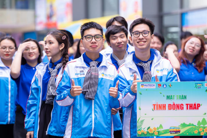 Lễ ra quân Mùa hè xanh HUTECH 2025: Sắc áo xanh tình nguyện vì cộng đồng 91