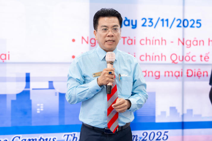 Triển lãm poster dự án doanh nghiệp - dấu mốc trưởng thành của sinh viên Khoa Tài chính - Thương mại HUTECH 4