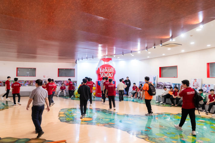 Sinh viên Viện Kỹ thuật khám phá quy trình vận hành và công nghệ sản xuất tại Nhà máy Yakult Việt Nam 22