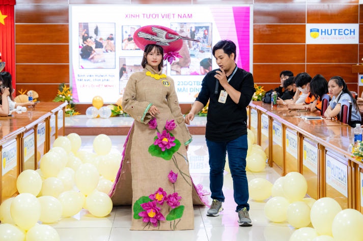 Mãn nhãn với loạt thiết kế độc đáo tại vòng Chung kết cuộc thi thời trang tái chế của Khoa Quản trị kinh doanh HUTECH 76